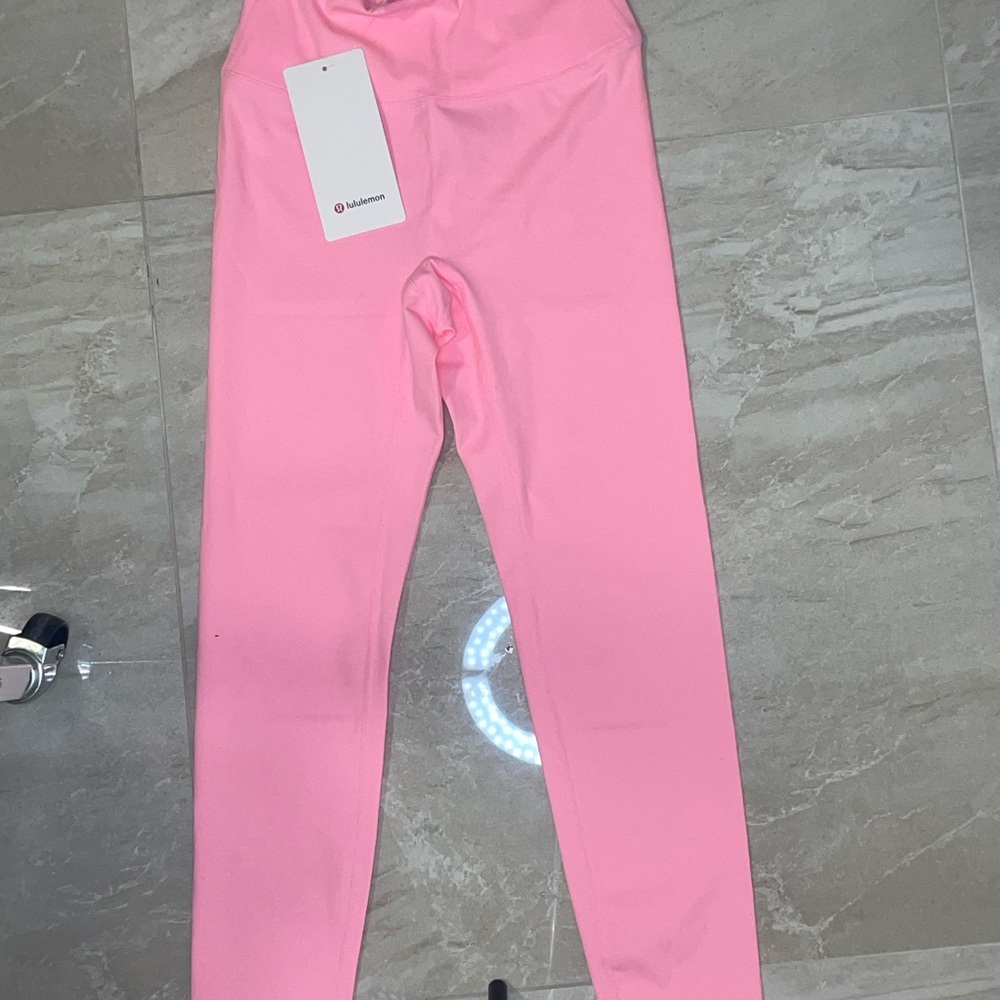 Women’s Lululemon size 4 pink leggings